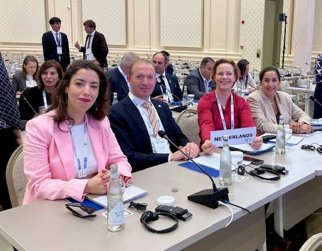 De delegatie, met van links naar rechts: Belhirch, Talsma, Thielen en Chakor