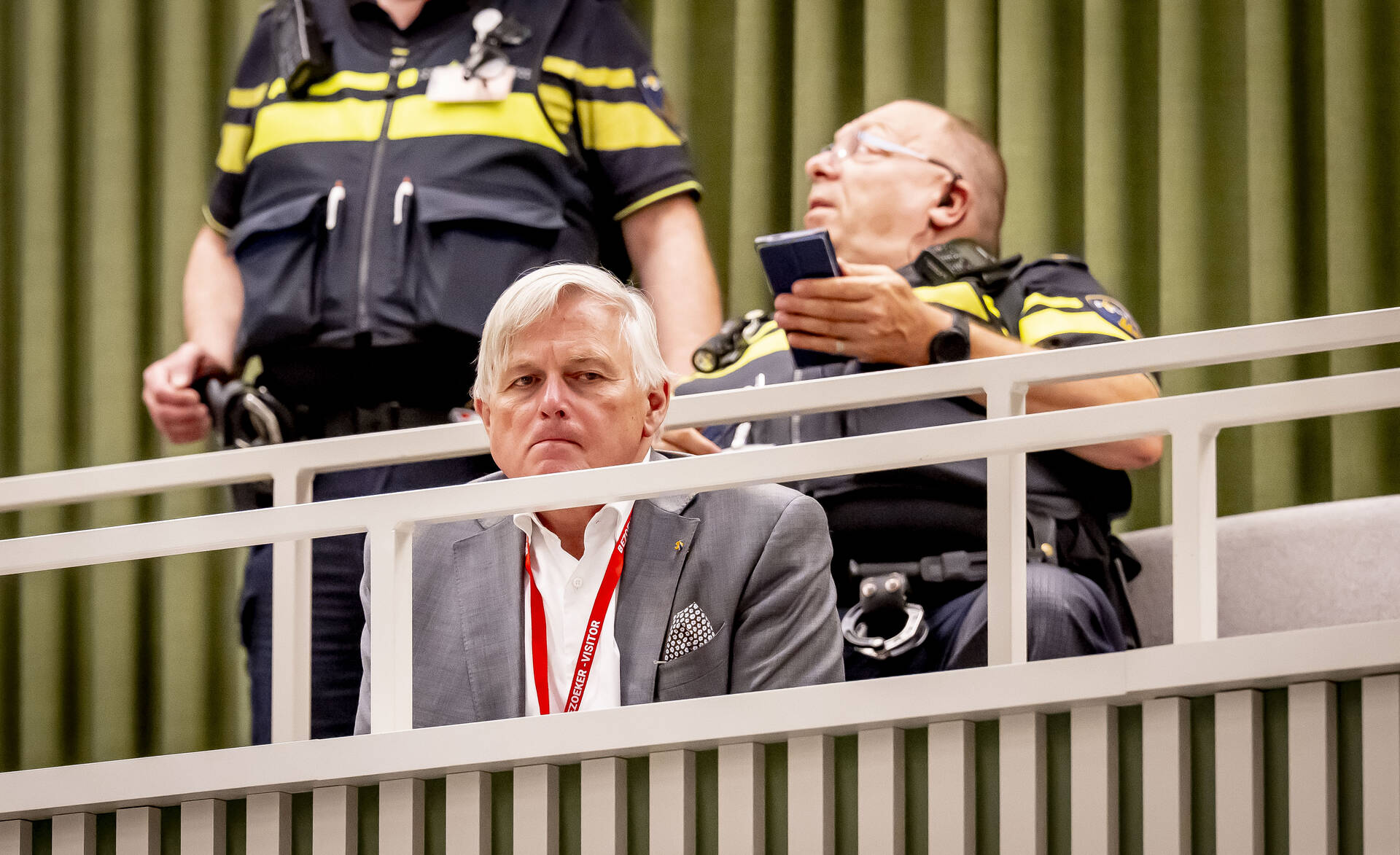 Oud-Eerste Kamerlid en oogarts Jan Keunen is al jaren een groot pleitbezorger van een vuurwerkverbod