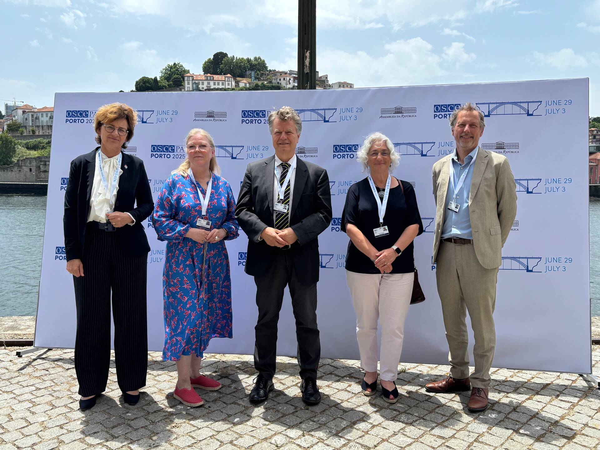 De vijf senatoren die deelnamen aan de vergadering in Porto