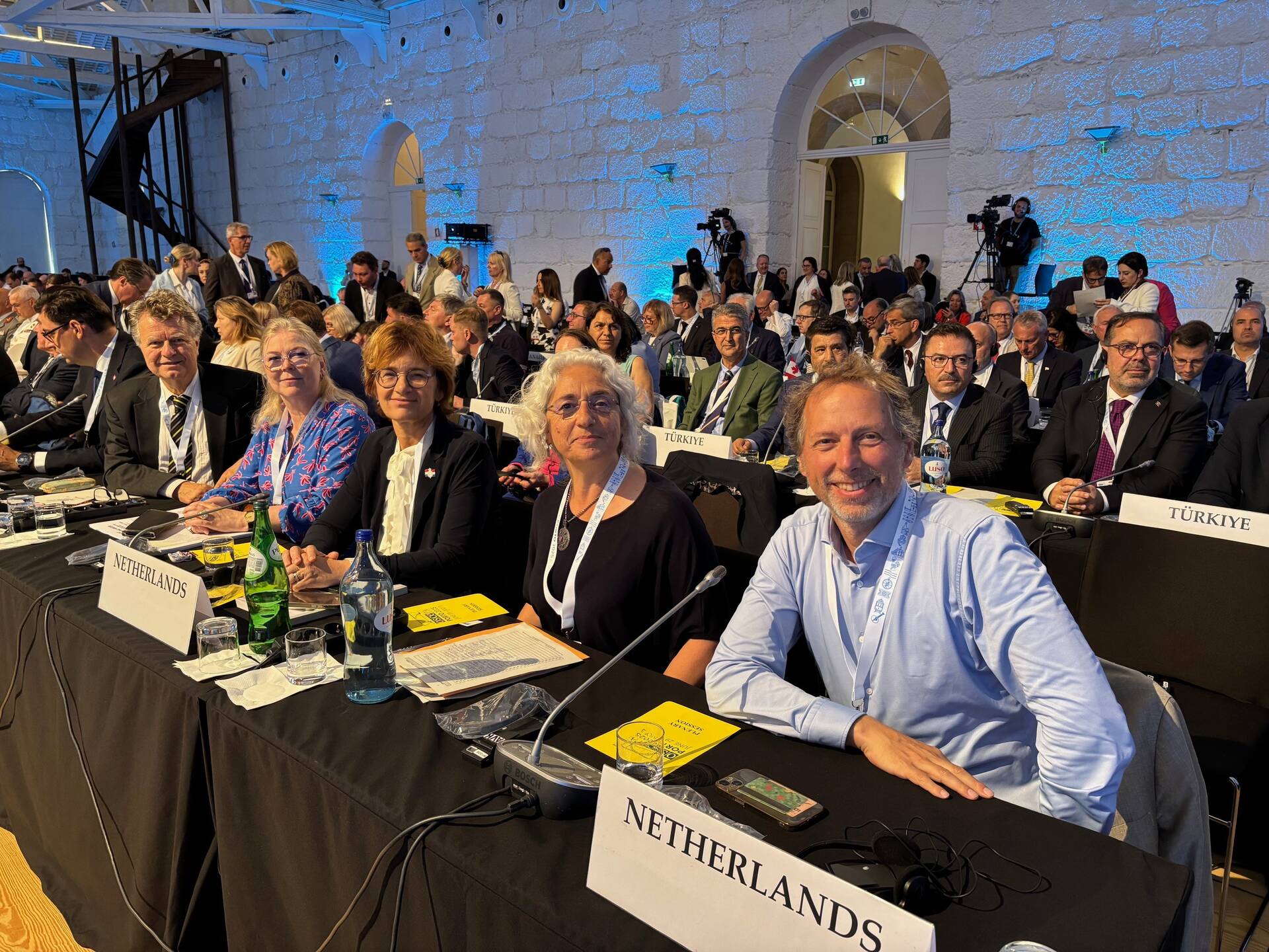 De Nederlandse delegatie in de plenaire zaal 