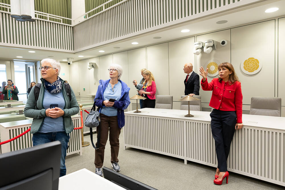 Mei Li Vos in de plenaire zaal