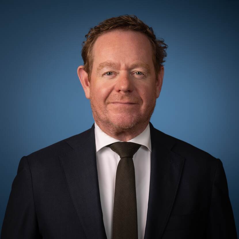 D.M. van Weel  (VVD) 1